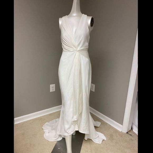 Cinq A Sept Iris gown - Picture 10 of 13